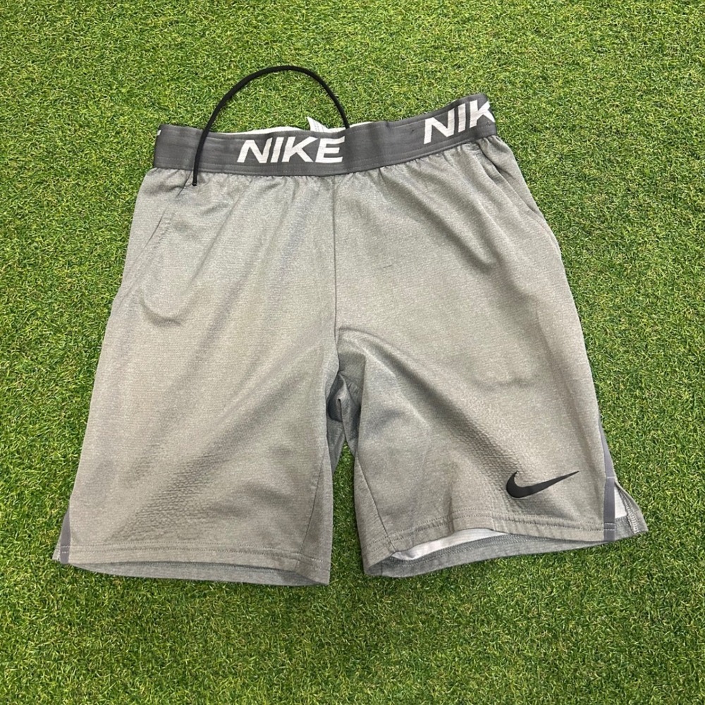 Nike Dri-FIT Mens Gray Training Shorts Elastic Waistband Small
